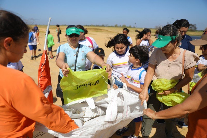 Mutirão de Limpeza em Iquipari mobiliza mais de 600 voluntários pelo meio ambiente 3